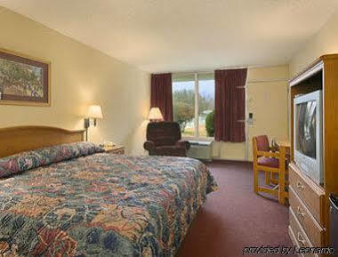 Super 8 By Wyndham Hope Hotell Exteriör bild